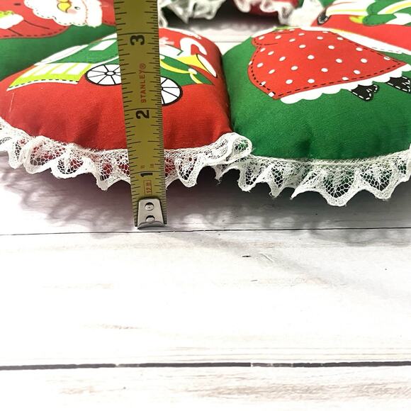 Vintage Stuffed Fabric Pillowed Lace Wreath Christmas Farmhouse Decor Red Green - Picture 10 of 12